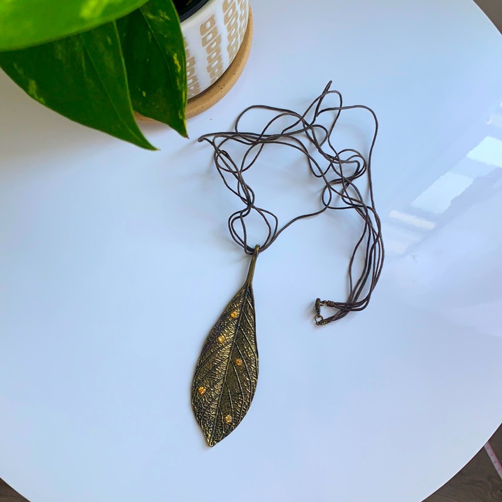 Leaf pendant